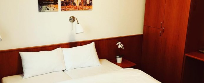 Pensiunea KORONA 3* - Budapesta, Ungaria. - Photo 4